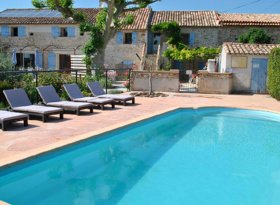 Piscine 03 redi.jpg Piscine 03 redi.jpg